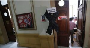 Perú Libre protesta con canción ‘Dina asesina’ durante conmemoración de los 30 años de la Constitución del 93