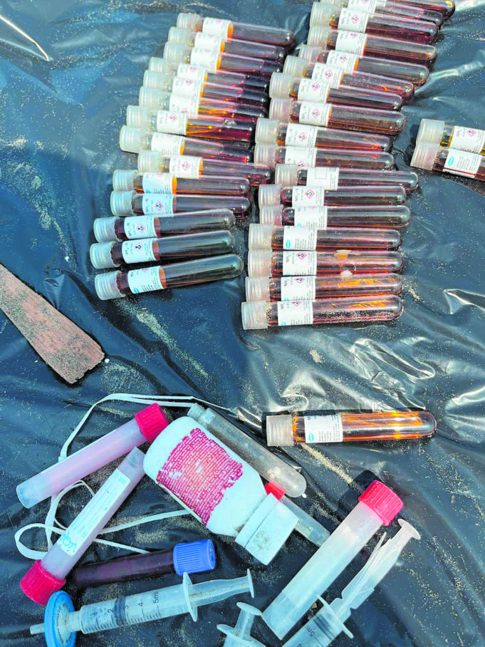 Amoniaco y residuos hospitalarios en playas