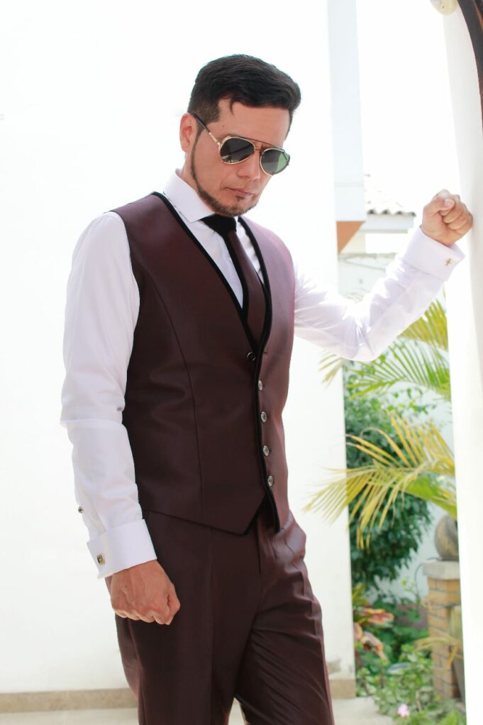 Tony Cruz sigue el legado de su padres Ivan Cruz: lanza tema ‘Mozo deme otra Copa’