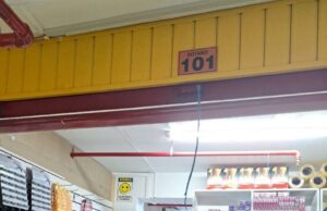 PNP encuentra gran cantida de cigarrillos ilegales en Galería de Mesa Redonda