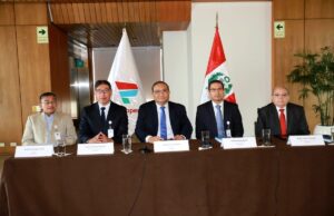 Congresistas expresan respaldo a papel de Petroperú