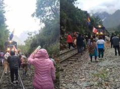 Paro en Machupicchu:bloquean línea férrea y turistas sufren en primer día de huelga indefinida