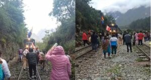 Paro en Machupicchu:bloquean línea férrea y turistas sufren en primer día de huelga indefinida