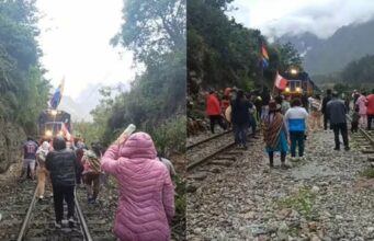 Paro en Machupicchu:bloquean línea férrea y turistas sufren en primer día de huelga indefinida