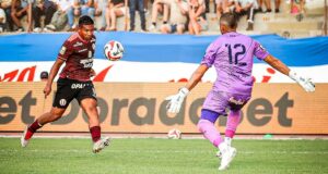 Universitario goleó al Carlos Mannucci en Trujillo 4-0 en debut del Apertura