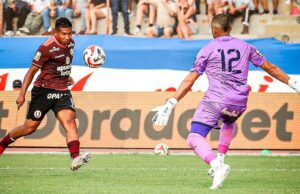 Universitario goleó al Carlos Mannucci en Trujillo 4-0 en debut del Apertura