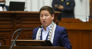 Congresista Guido Bellido Ugarte: “Otárola gobierna, Dina solo firma”