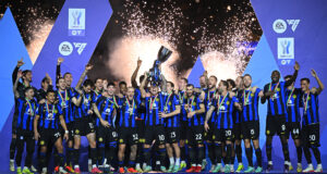 Inter de Milán campeón de la Supercopa de Italia al vencer a Napoles 1-0.