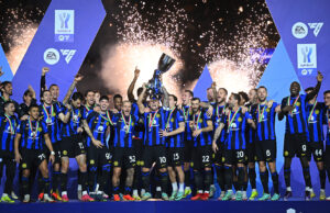 Inter de Milán campeón de la Supercopa de Italia al vencer a Napoles 1-0.