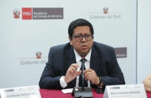 Alex Contreras renunció al Ministerio de Economía y Finanzas