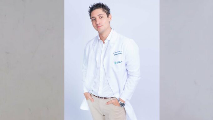 Dr. Erick Piskulich: De Cirujano destacado a Influencer y favorito de los artistas