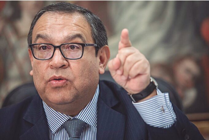 Gabinete Otárola pide cambio a gritos,pero presidenta Boluarte no escucha