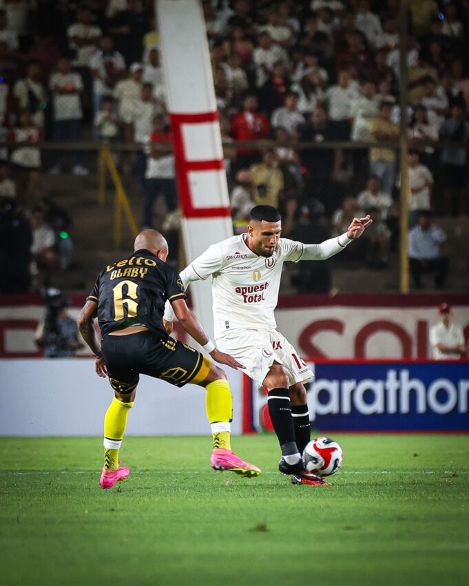 Universitario igualó con Coquimbo Unido de Chile 1-1 en la denominada «Noche Crema»