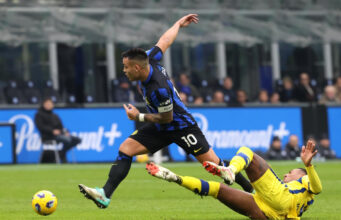 Inter de Milán ganó de forma dramática al Verona 2-1 y sigue líder en el Calcio