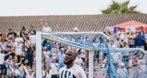 Alianza Lima goleó a Comerciantes Unidos 5-1 y quedó a un punto de los líderes