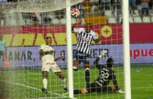 Universitario se llevó el Clásico ante Alianza Lima 1-0 y es líder del Apertura