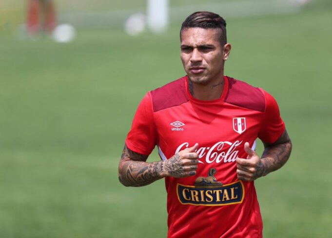 Paolo Guerrero será refuerzo de la César Vallejo al firmar contrato tras idas y venidas
