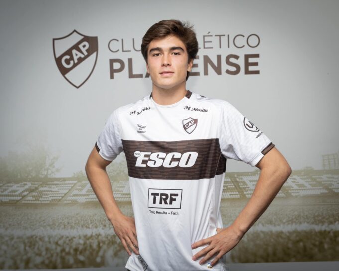 Juan Pablo Goicochea fue presentado como nuevo jugador de Platense