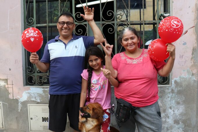 Programa Contigo: familia con discapacidad auditiva celebra su amor sin barreras