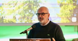 Con éxito se realizó seminario de sociología del italiano Gianfranco Marrone
