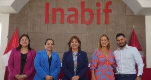 Residentes del Inabif recibieron charlas sobre moda, alta costura y el diseño de Instituto Chio Lecca