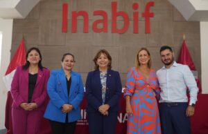 Residentes del Inabif recibieron charlas sobre moda, alta costura y el diseño de Instituto Chio Lecca