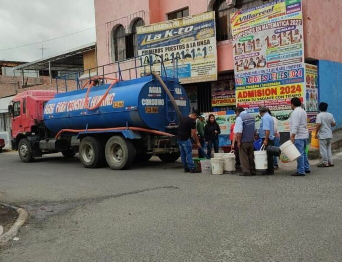 Arequipa sin agua potable por segundo día consecutivo y genera caos en la población