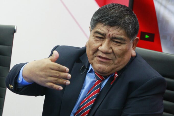 Ministro, Rómulo Mucho: Tiene cuestionados vínculos con grandes empresa mineras
