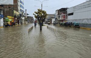 Tumbes amanece inundada tras horas de lluvia y decenas de viviendas afectadas