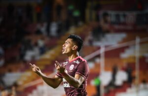 Universitario rescató un empate ante Garcilaso en el Cusco 2-2 y por ahora sigue líder