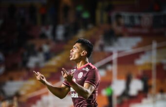 Universitario rescató un empate ante Garcilaso en el Cusco 2-2 y por ahora sigue líder