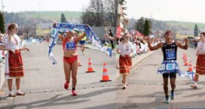 Atletas Evelyn Inga y César Rodríguez triunfaron en 20 km de marcha atlética en Eslovaquia