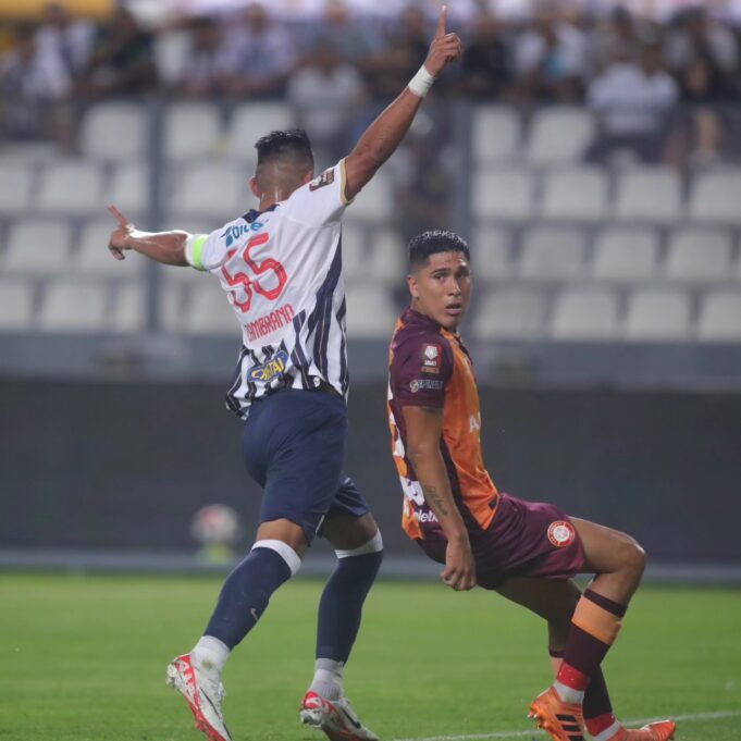 Alianza Lima goleó a Los Chankas 3-0 con dos de Zambrano y uno de Waterman