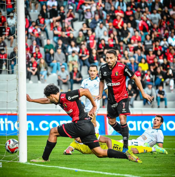 El «Clásico del Sur» se lo llevó el FBC Melgar ante Cienciano en Arequipa por 2-0