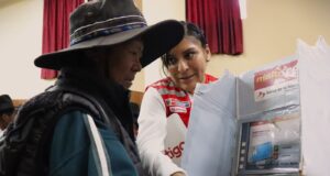 Puno: Contigo enseña a usuarios con discapacidad a usar su tarjeta para el cobro oportuno de su pensión