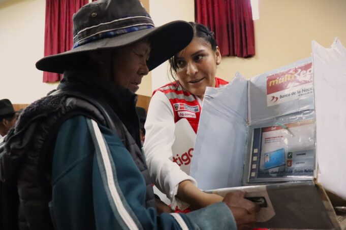 Puno: Contigo enseña a usuarios con discapacidad a usar su tarjeta para el cobro oportuno de su pensión