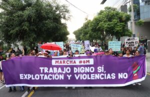 Medios de comunicación del gobierno ignora expresión cultural demiles de jóvenes que marcharon por el Día Internacional de la Mujer