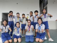 Menores cambian sus juguetes por sus libros para ingresar a la universidad