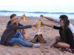 Miles celebran Semana Santa en cantinas y playas