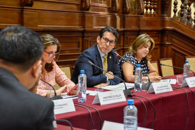 Midis y Minedu se unen para asegurar la buena nutrición de 8 300 niños con el servicio alimentario de Qali Warma