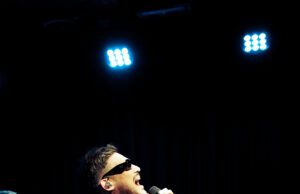 Ezio Oliva: cantautor nacional logra sol out histórico en España (VIDEO)