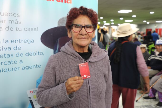 Más de 5 mil usuarios de Pensión 65 en Limaahorran tiempo con tarjetas de débito