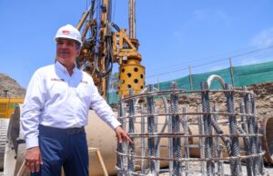 Raúl Pérez Reyes defiende a Dina Boluarte: «No creemos que justifique una vacancia»