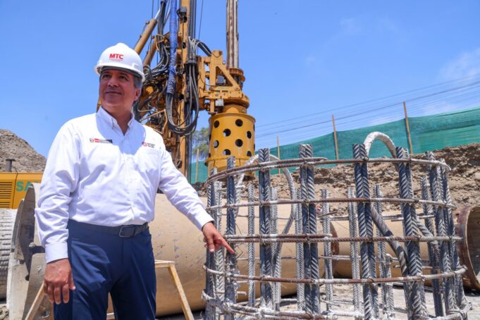 Raúl Pérez Reyes defiende a Dina Boluarte: «No creemos que justifique una vacancia»