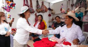 Día Internacional de la Mujer: emprendedoras de comunidades nativas y rurales exhiben sus productos en feria