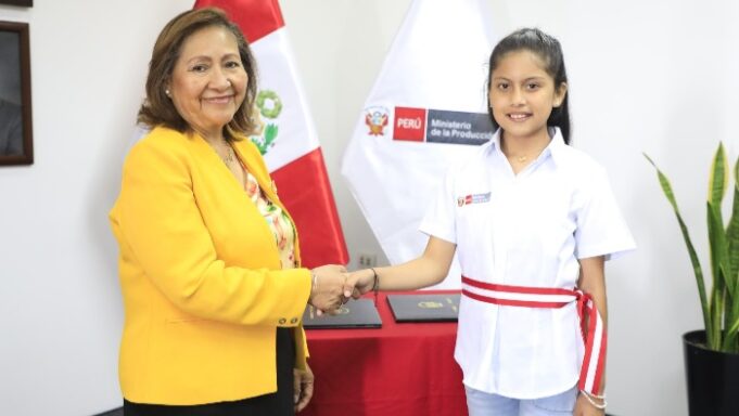 Niña del Callao se convierte en ministra de la Producción por un día