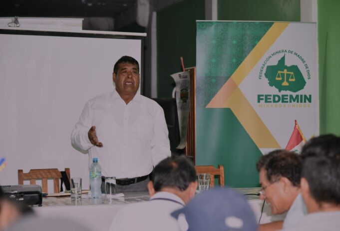 Mineros artesanales anuncian protesta para el 11 y 12 de marzo por considerar abusiva norma de Congreso