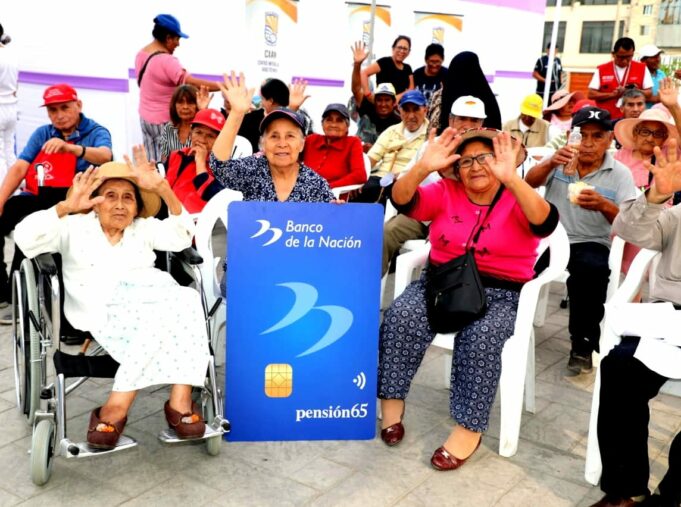 Día de la Mujer: usuarias de Pensión 65 se suman al sistema financiero con tarjetas de débito