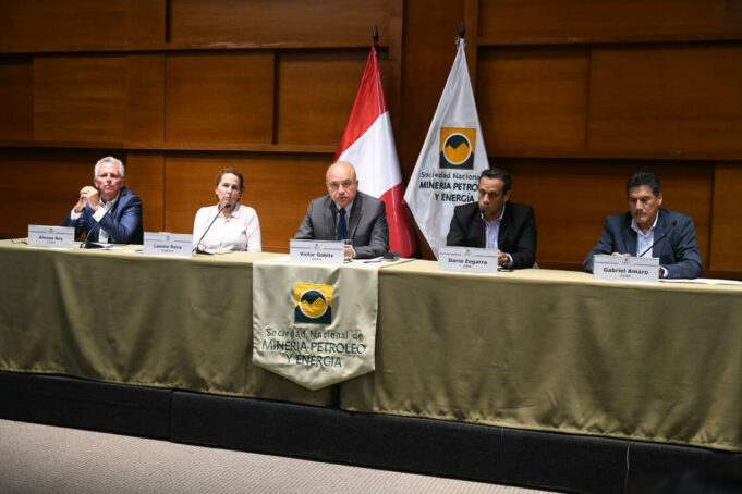 Gremios empresariales esperan que se observe norma que favorece a la minería ilegal