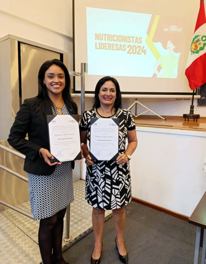 Colegio de Nutricionistas reconoce a dos integrantes de la Sanidad Policial por su destacada labor